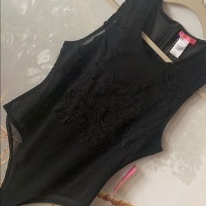 FLORAL BODYSUIT ROMPER 🖤  black/ Condition excellent